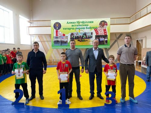 Алмаз Нотфуллин истәлегенә узган көрәш ярышыннан фотомизгелләр