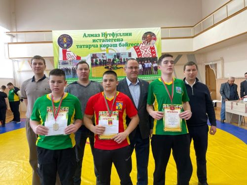 Алмаз Нотфуллин истәлегенә узган көрәш ярышыннан фотомизгелләр