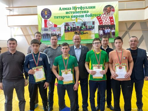 Алмаз Нотфуллин истәлегенә узган көрәш ярышыннан фотомизгелләр