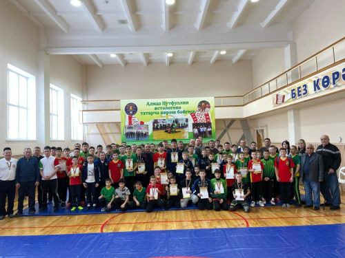 Алмаз Нотфуллин истәлегенә узган көрәш ярышыннан фотомизгелләр