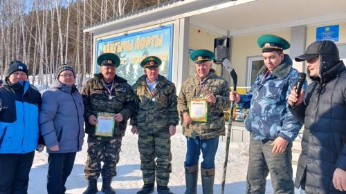 Балтачта төрле гаскәр ветераннары арасында «Итекле хоккей» ярышы узды