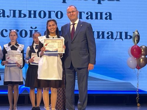 Балтачта «Талантлар парады»нда алдынгы укучылар хөрмәтләнде