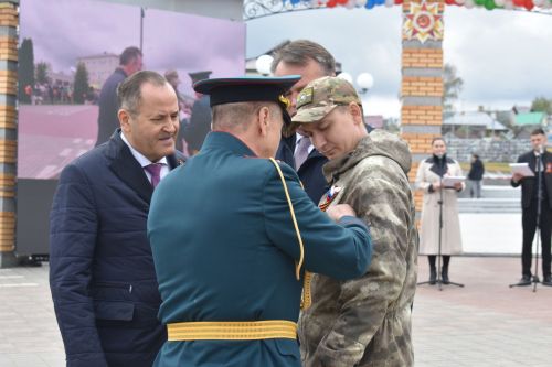 Балтачта узган Җиңү парадыннан фоторепортаж