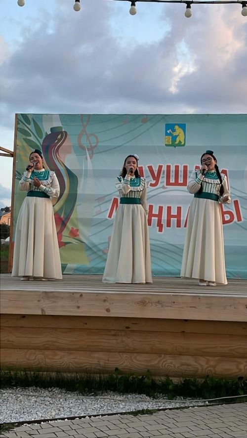 Шушма моңнары: Балтач урта мәктәбе концерты