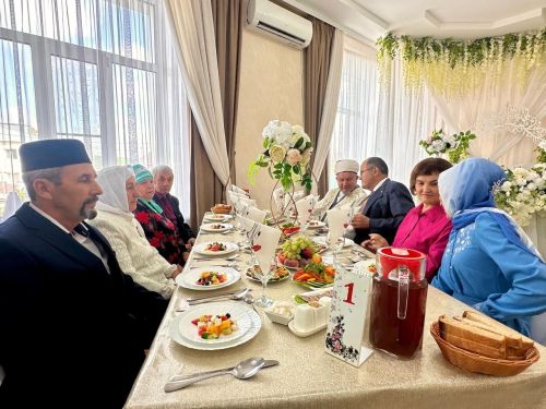 Балтачның иң үрнәк гаиләләре район башлыгы һәм аның тормыш иптәше белән очрашты