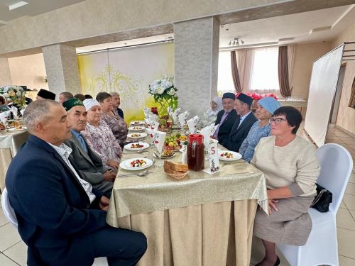 Балтачның иң үрнәк гаиләләре район башлыгы һәм аның тормыш иптәше белән очрашты