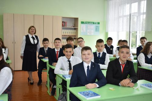 Балтач урта мәктәбендә узган белем бәйрәме