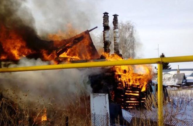 Жизни двоих человек унес пожар в Высокогорском районе Республики Татарстан
