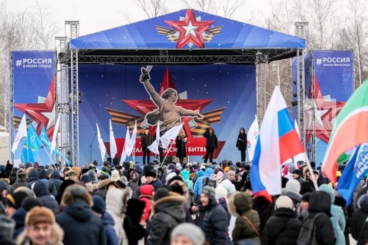 В Казани состоялся посвященный 75-летию победы под Сталинградом митинг-концерт