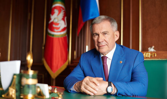 Татарстан Президенты 49 табибка һәм Роспотребнадзор хезмәткәрләренә дәүләт бүләкләре тапшырды