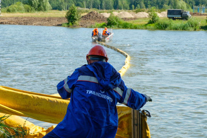 АО «Транснефть – Прикамье» провело учение на подводном переходе магистрального нефтепровода