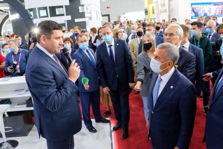 Президент Республики Татарстан Р.Н.Минниханов посетил стенд ПАО «Транснефть» на выставке «Нефть. Газ. Нефтехимия»