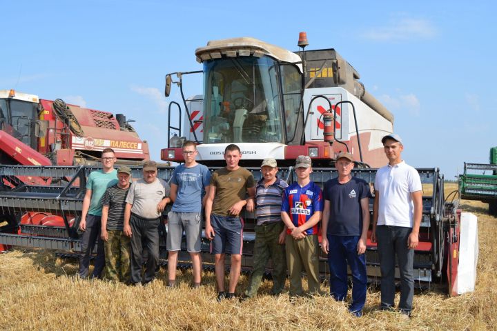 «Труд» возёс вылӥ урожаеныз ушъяськыны быгатэ (+фото)