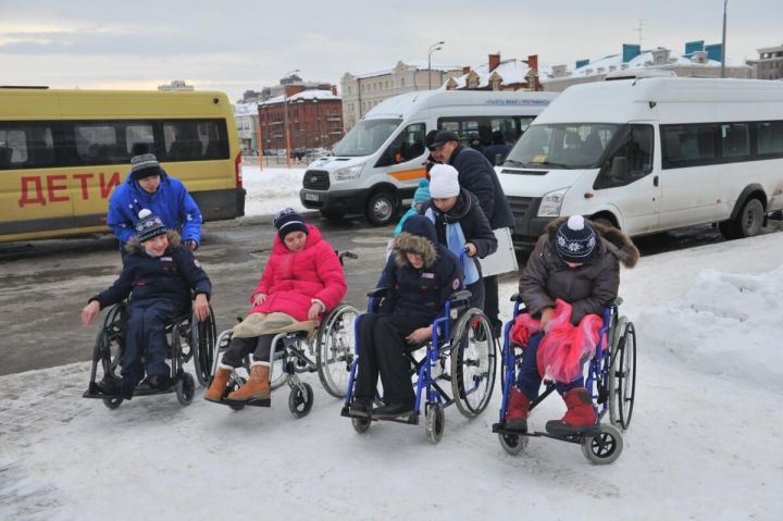 Авыру бала әниләре ай саен 10 мең сум алачак