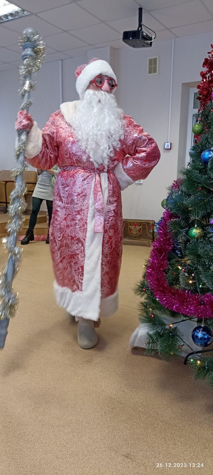 Балтач үзәк хастаханәсе хезмәткәрләренең балалары өчен яңа ел чыршысы узды (фото)