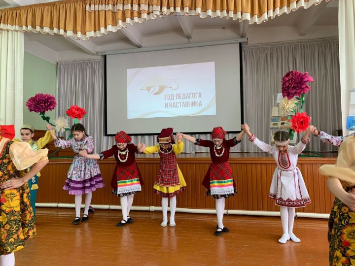 Балтач урта мәктәбендә “Укытучылар һәм остазлар елы” рәсми рәвештә ачылды (фото)