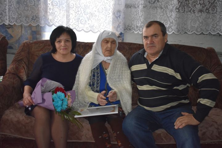 “Минем кебек итеп әнине берәү дә тәрбияли алмаячак” (фото)