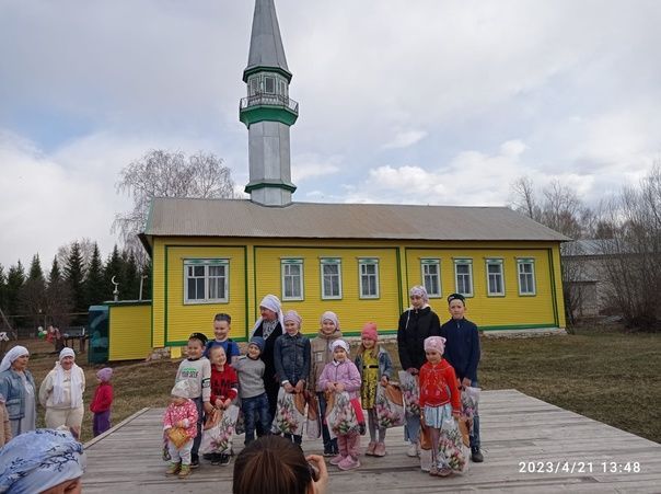 Шода балаларын Җәмил хәзрәт ниләр белән сөендергән? (фото)