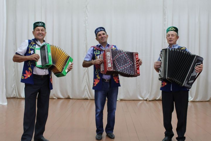 Кырык эшне кырык якка ташлап