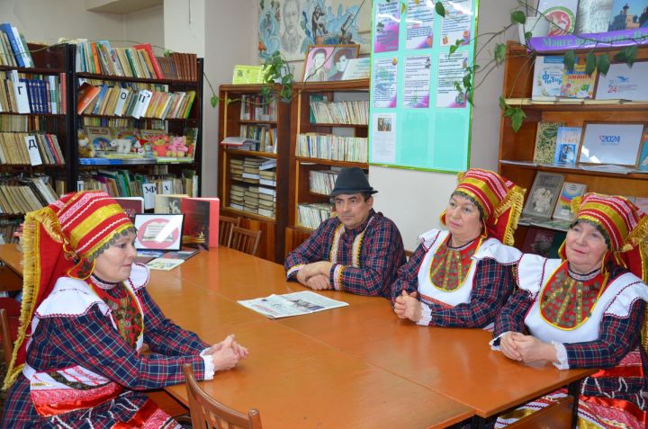 Авыл моңы - гөслә кылларында (фото)
