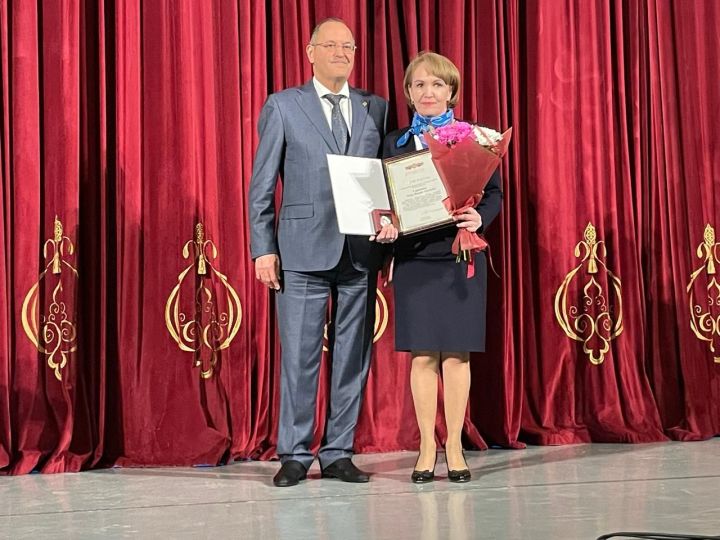 Балтачта җирле үзидарә хезмәткәрләрен хөрмәтләделәр (фото)