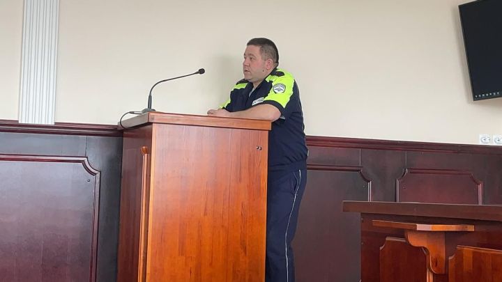Балтачта бистә урамнарында транспорт хәрәкәтен оптимальләштерү мәсьәләләре каралды (фото)