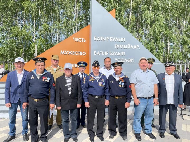 Балтачта хәрби диңгез флоты көнен билгеләп үтәләр (бик күп фото)