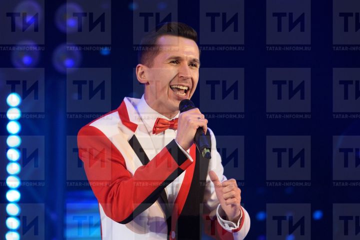 Рифат Зариповка җырлаудан туктарга кушканнар
