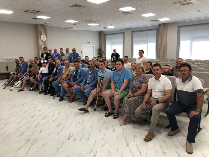Балтачның яшь артистлары хәрби госпитальдә чыгыш ясап кайтты