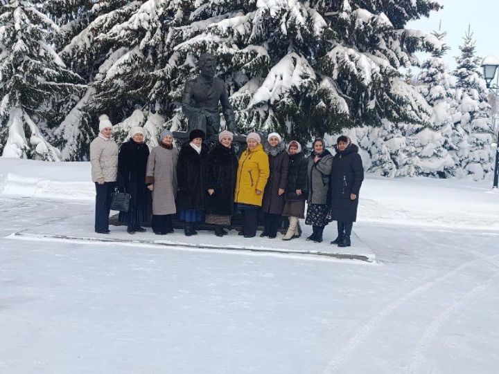 Балтачның ак калфаклы ханымнары Тукай эзләре буйлап сәяхәт кылды