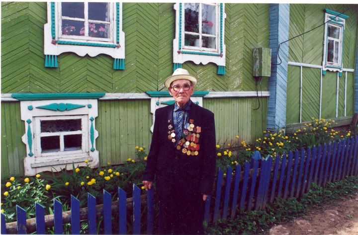Мынам пересь песятае. Мынам данъяськонэ.  Мынам историе.