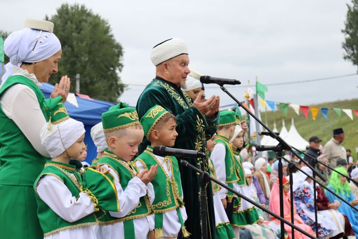 Бу бәйрәм безнең рухыбызны көчлерәк итә