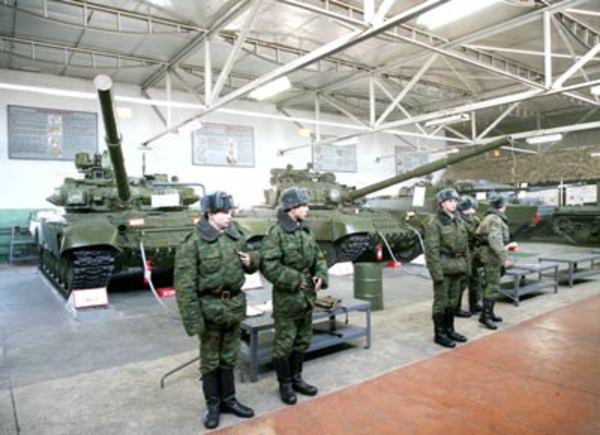 В процессе обучения деятельность курсантов регламентируется порядком и правилами военной службы 