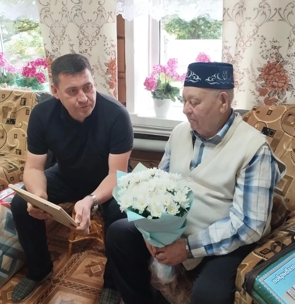 Олы яшьтә булса да, тик торуны белми юбиляр