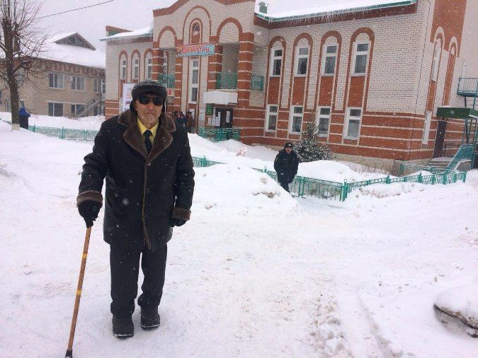 Чепья авылында яшәүче 90 яшьлек Гарифҗан ага сайлауга үзе килде