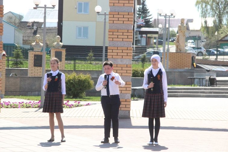 Балтачта узган парадтан фотомизгелләр