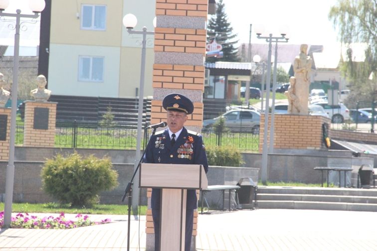 Балтачта узган парадтан фотомизгелләр