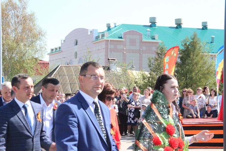 Балтачта узган парадтан фотомизгелләр