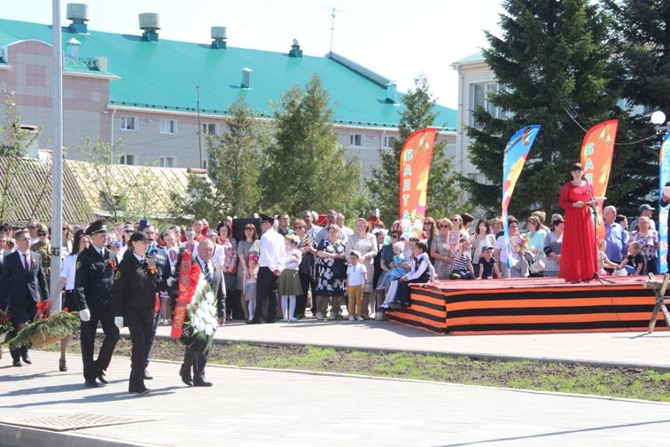 Балтачта узган парадтан фотомизгелләр