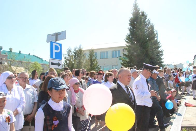 Балтачта узган парадтан фотомизгелләр