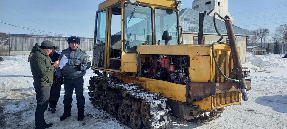 Арборда авыл хуҗалыгы техникалары техник күзәтү узды