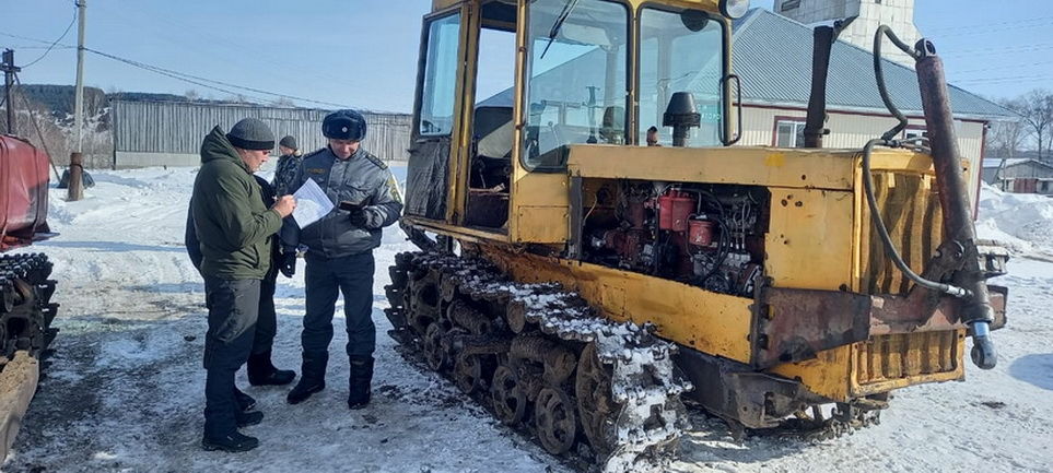 Арборда авыл хуҗалыгы техникалары техник күзәтү узды