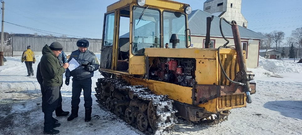 Арборда авыл хуҗалыгы техникалары техник күзәтү узды