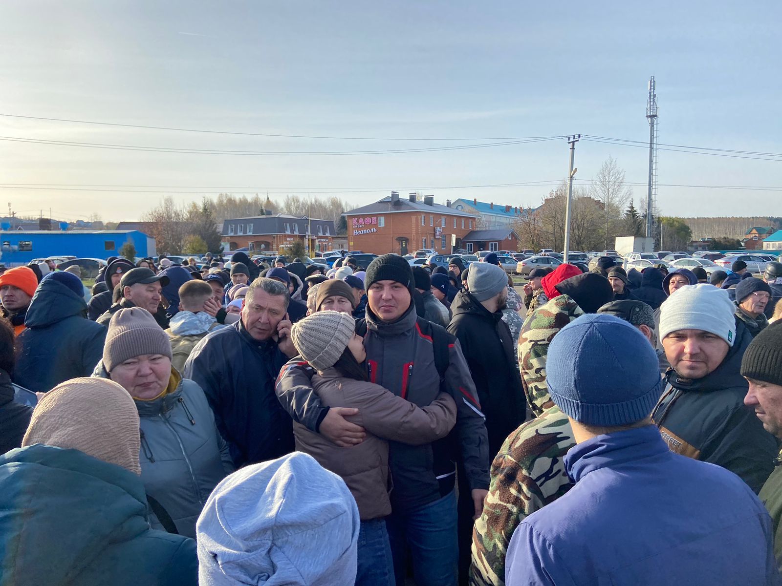 Балтачта тагын бер төркем мобилизацияләнүче ир-егетләрне озаталар (+фото, видео)