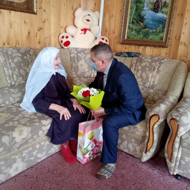 Бүген Алан авылында гомер кичерүче Мөнирә Хафизовага 90 яшь тулды