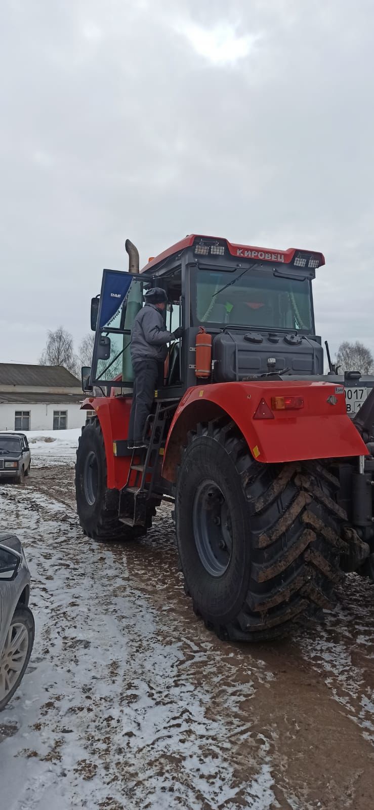 "Сосна"лыларның техникасы язгы кыр эшләрен тулы әзерлектә көтә (+бик күп фото)&nbsp;