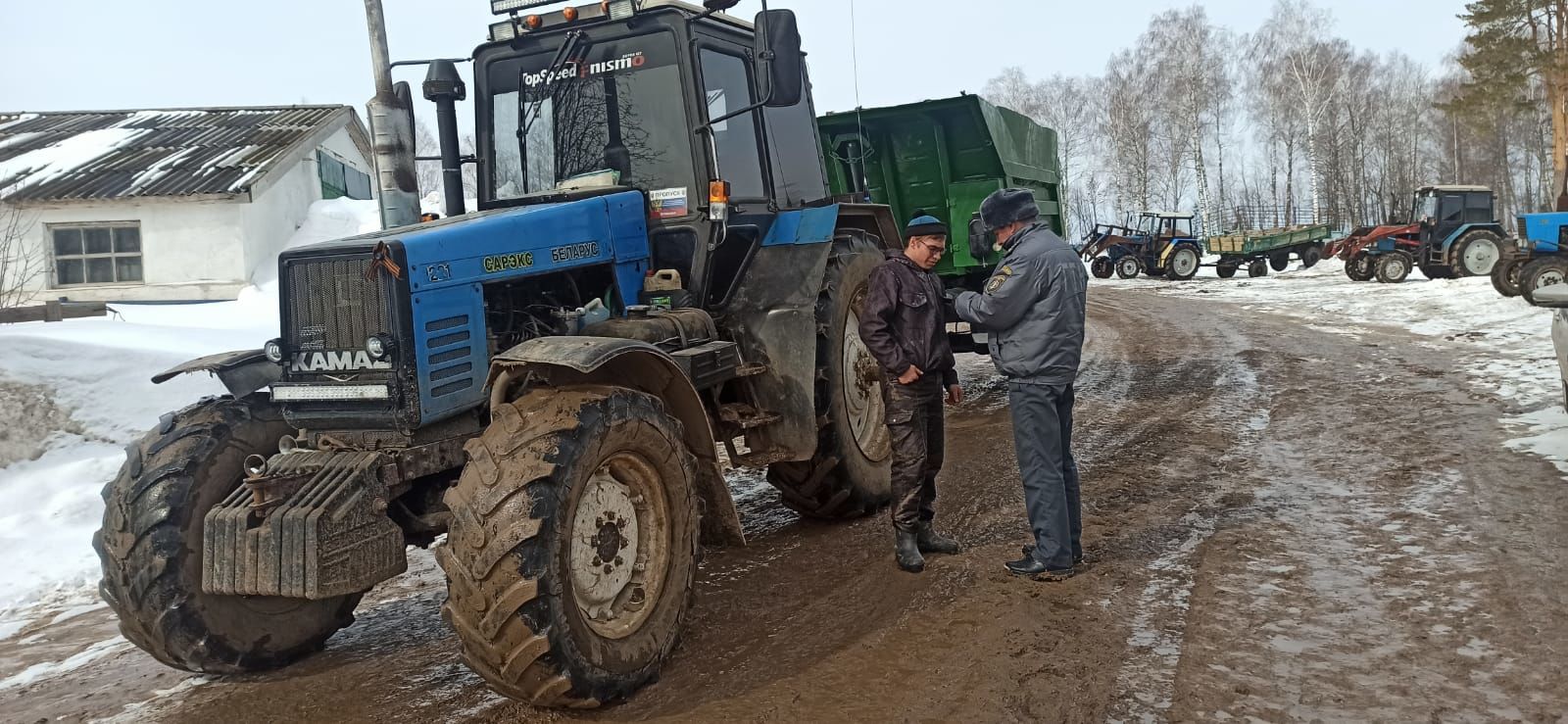 "Сосна"лыларның техникасы язгы кыр эшләрен тулы әзерлектә көтә (+бик күп фото)&nbsp;