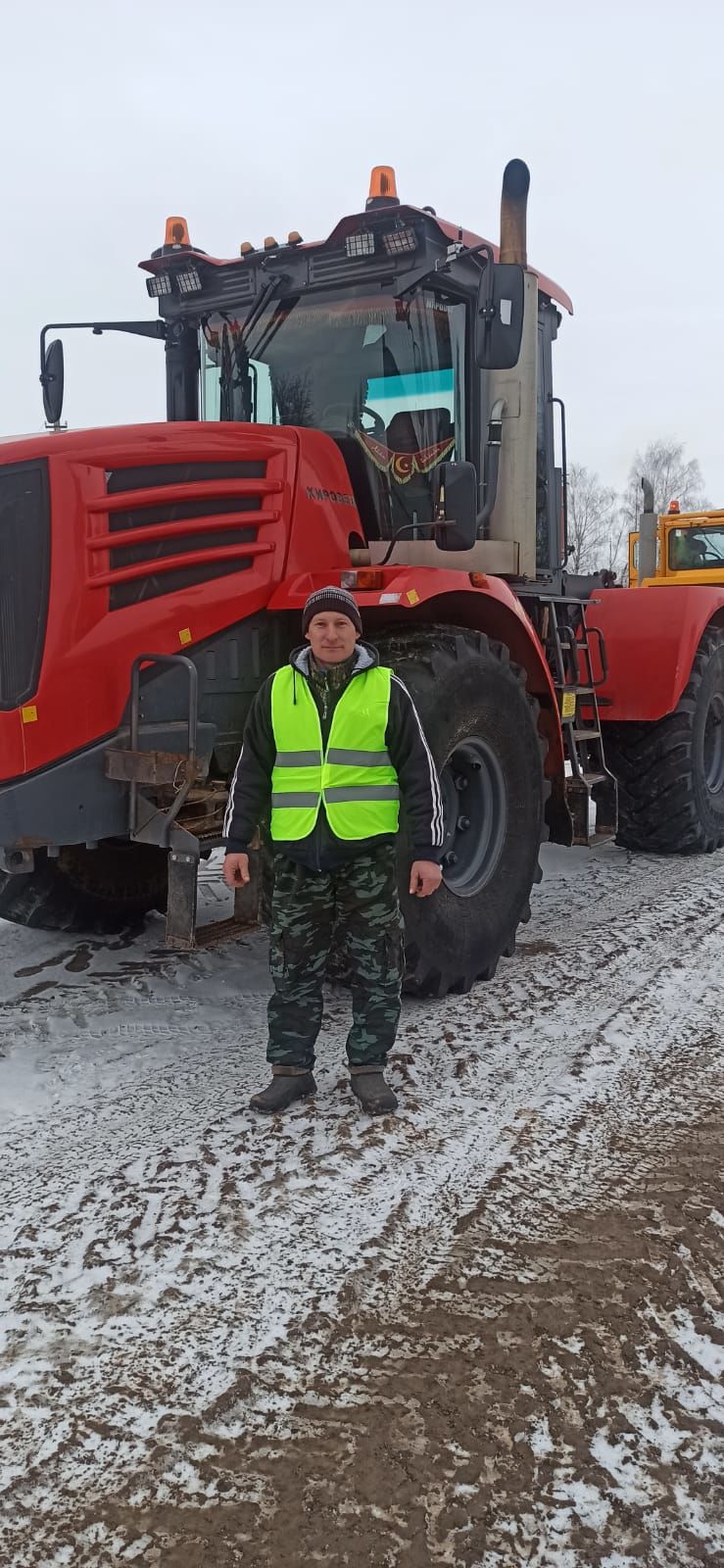 "Сосна"лыларның техникасы язгы кыр эшләрен тулы әзерлектә көтә (+бик күп фото)&nbsp;