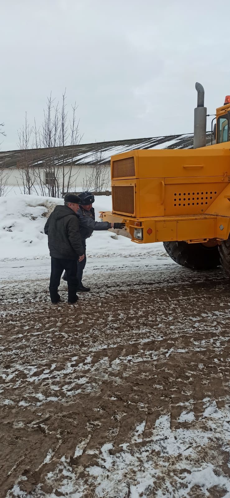 "Сосна"лыларның техникасы язгы кыр эшләрен тулы әзерлектә көтә (+бик күп фото)&nbsp;