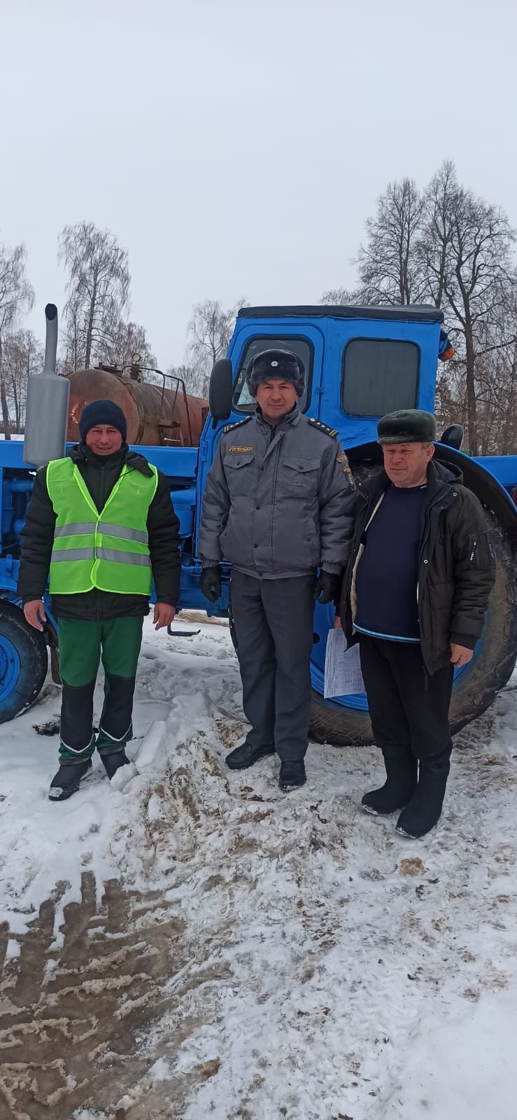 "Сосна"лыларның техникасы язгы кыр эшләрен тулы әзерлектә көтә (+бик күп фото)&nbsp;